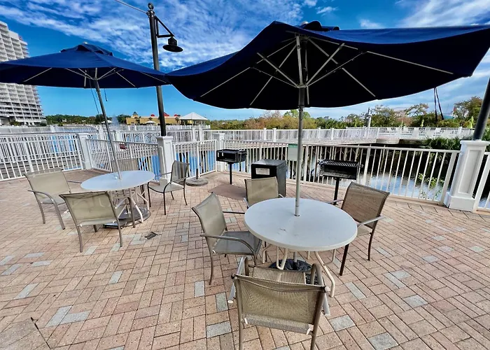 Spacious Beach Condo With Gulf Views! Sleeps 8! By Dolce Vita Getaways Pcb
